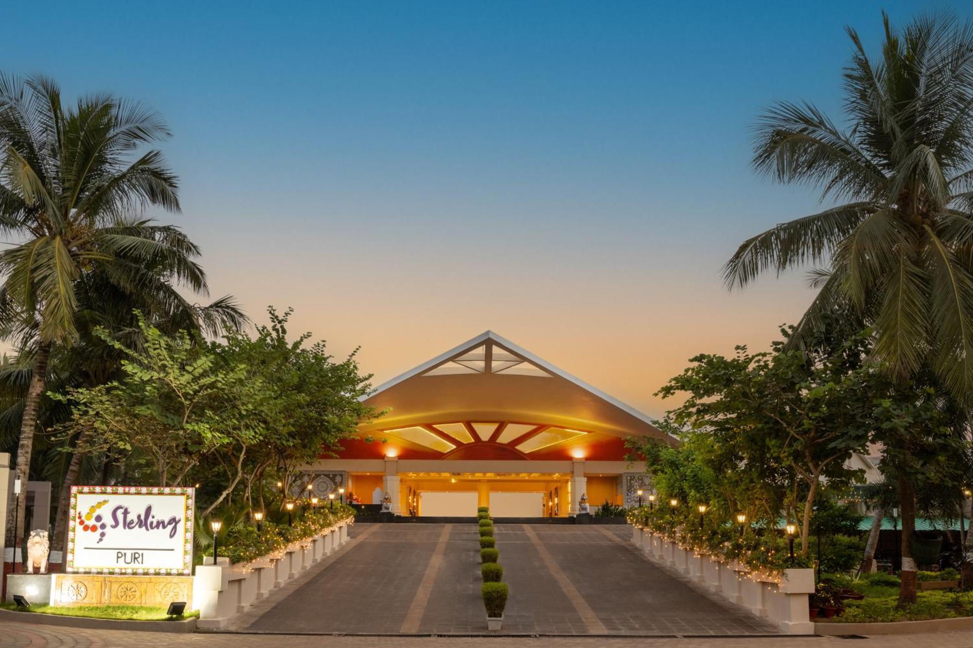 Sterling Puri Hotel Exterior photo